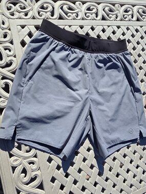 Whoop Men's Athletic Shorts MEDIUM Gray Lined 5.5" In Zip Pocket